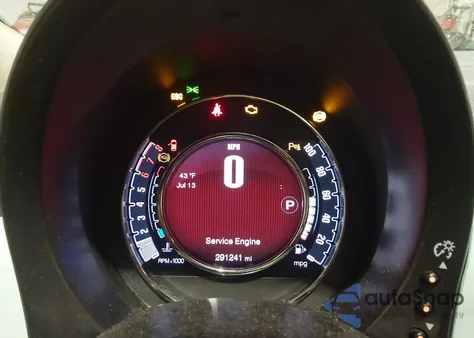 2017 Fiat 500 Lounge z USA, uszkodzony, nr VIN 3C3CFFCR9HT515381